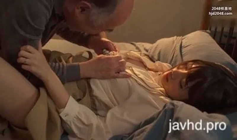 Gã chồng đi vắng cô vợ bị lão già gần nhà hiếp suzu harumiya